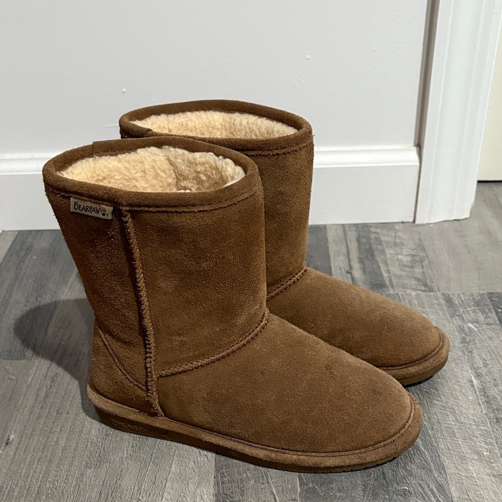 BearPaw Chestnut Shearling-Lined Boots